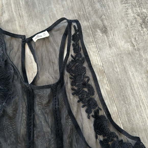 HOLLISTER SHEER MESH EMBROIDERED PEPLUM TANK - Picture 6 of 11